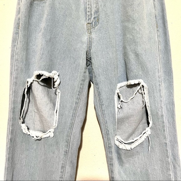 Showpo Light Blue Boyfriend Jeans - Picture 5 of 10